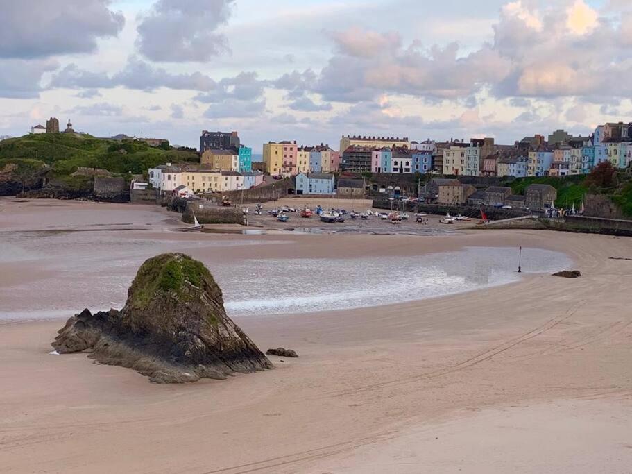 Lobster Cottage - Stylish 3 Bedroom Cottage In Heart Of Tenby Town, Pembrokeshire מראה חיצוני תמונה