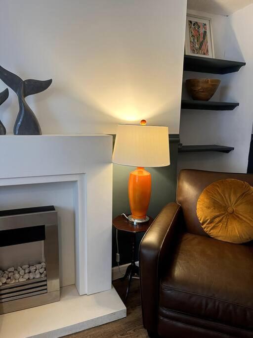 Lobster Cottage - Stylish 3 Bedroom Cottage In Heart Of Tenby Town, Pembrokeshire מראה חיצוני תמונה