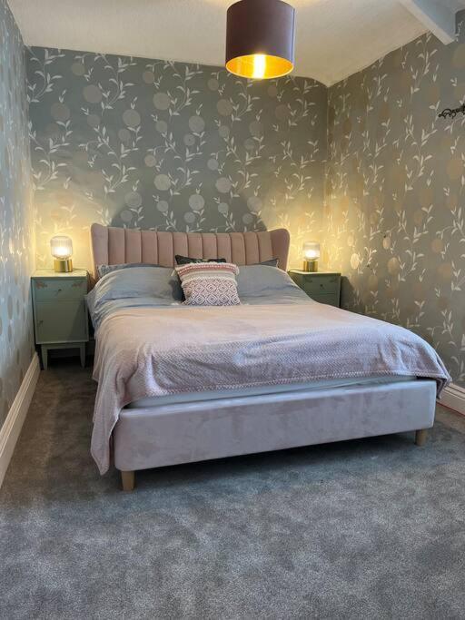 Lobster Cottage - Stylish 3 Bedroom Cottage In Heart Of Tenby Town, Pembrokeshire מראה חיצוני תמונה