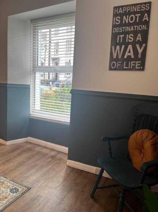 Lobster Cottage - Stylish 3 Bedroom Cottage In Heart Of Tenby Town, Pembrokeshire מראה חיצוני תמונה