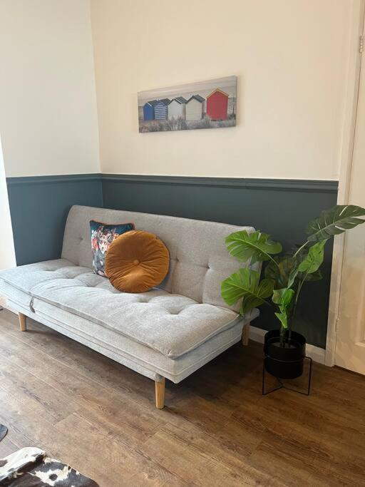 Lobster Cottage - Stylish 3 Bedroom Cottage In Heart Of Tenby Town, Pembrokeshire מראה חיצוני תמונה