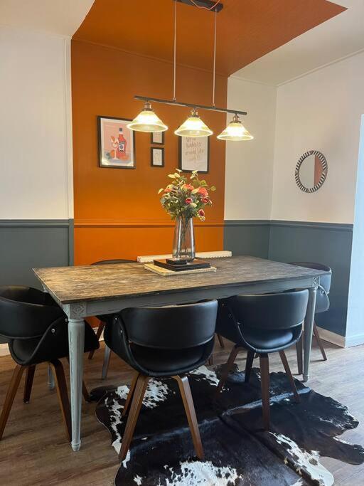 Lobster Cottage - Stylish 3 Bedroom Cottage In Heart Of Tenby Town, Pembrokeshire מראה חיצוני תמונה
